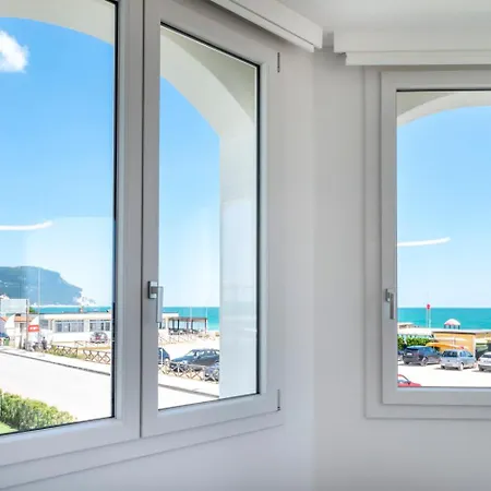 M447 - Marcelli, Nuovissimo Trilocale Fronte Mare In Con Piscina Apartmán Marcelli
