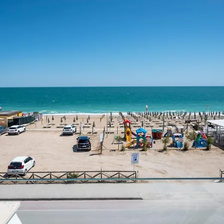 M447 - Marcelli, Nuovissimo Trilocale Fronte Mare In Con Piscina Marcelli